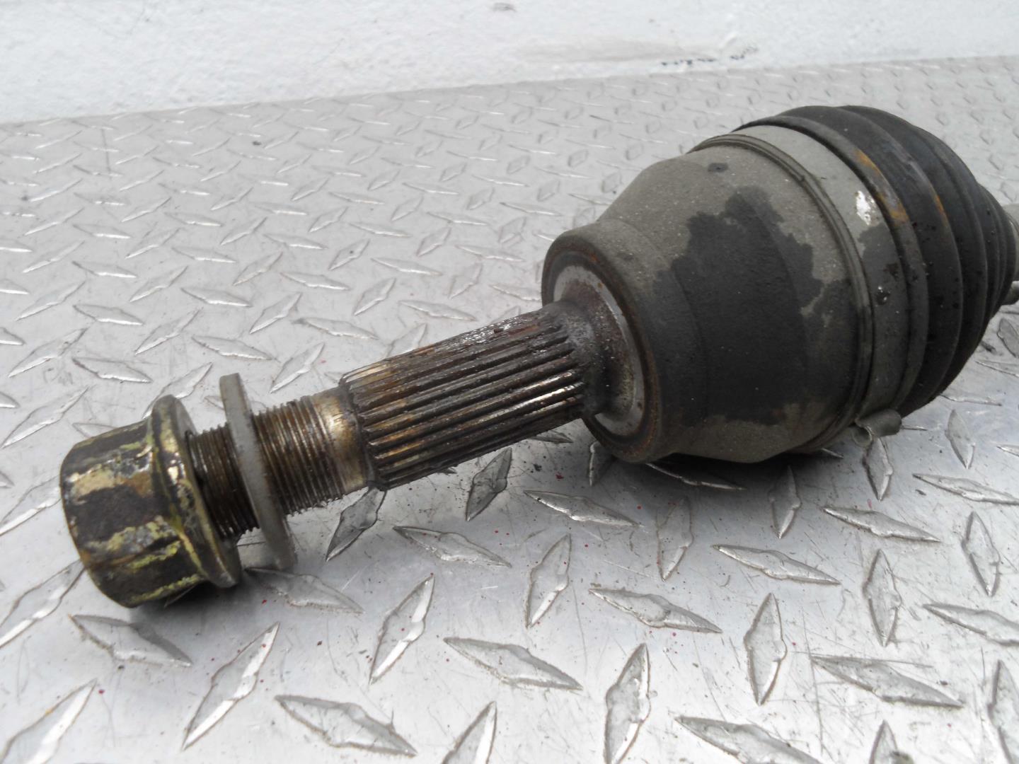 Полуось передняя левая