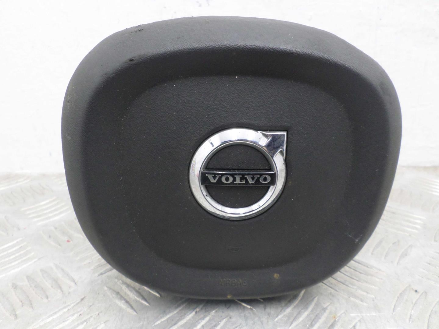 Подушка безопасности в рулевое колесо