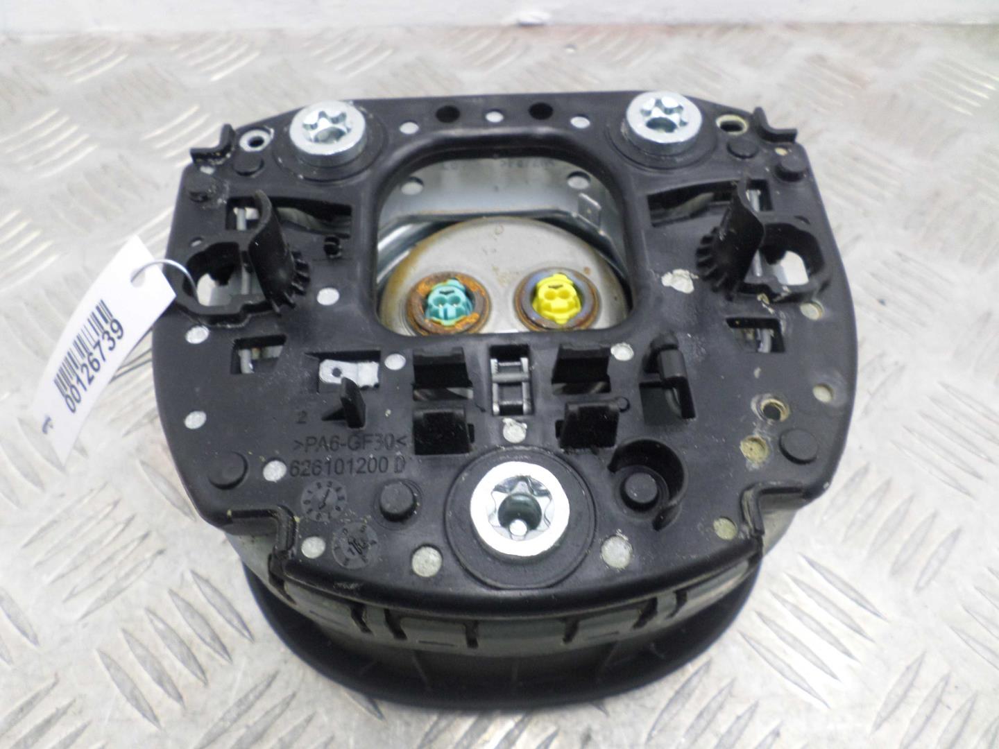 Подушка безопасности в рулевое колесо