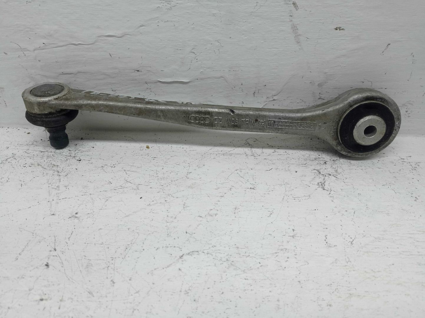 Рычаг задний верхний правый