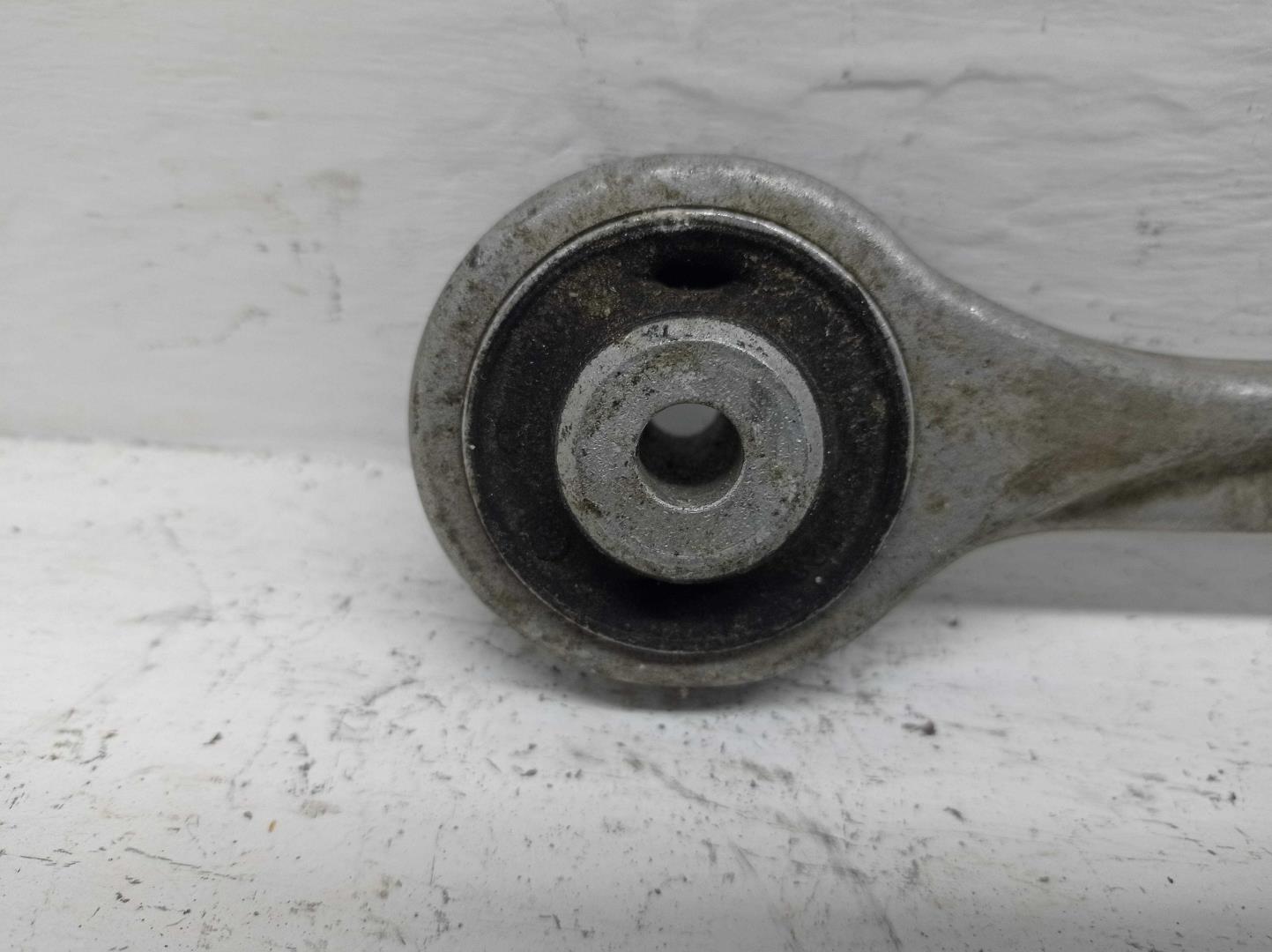 Рычаг задний верхний правый