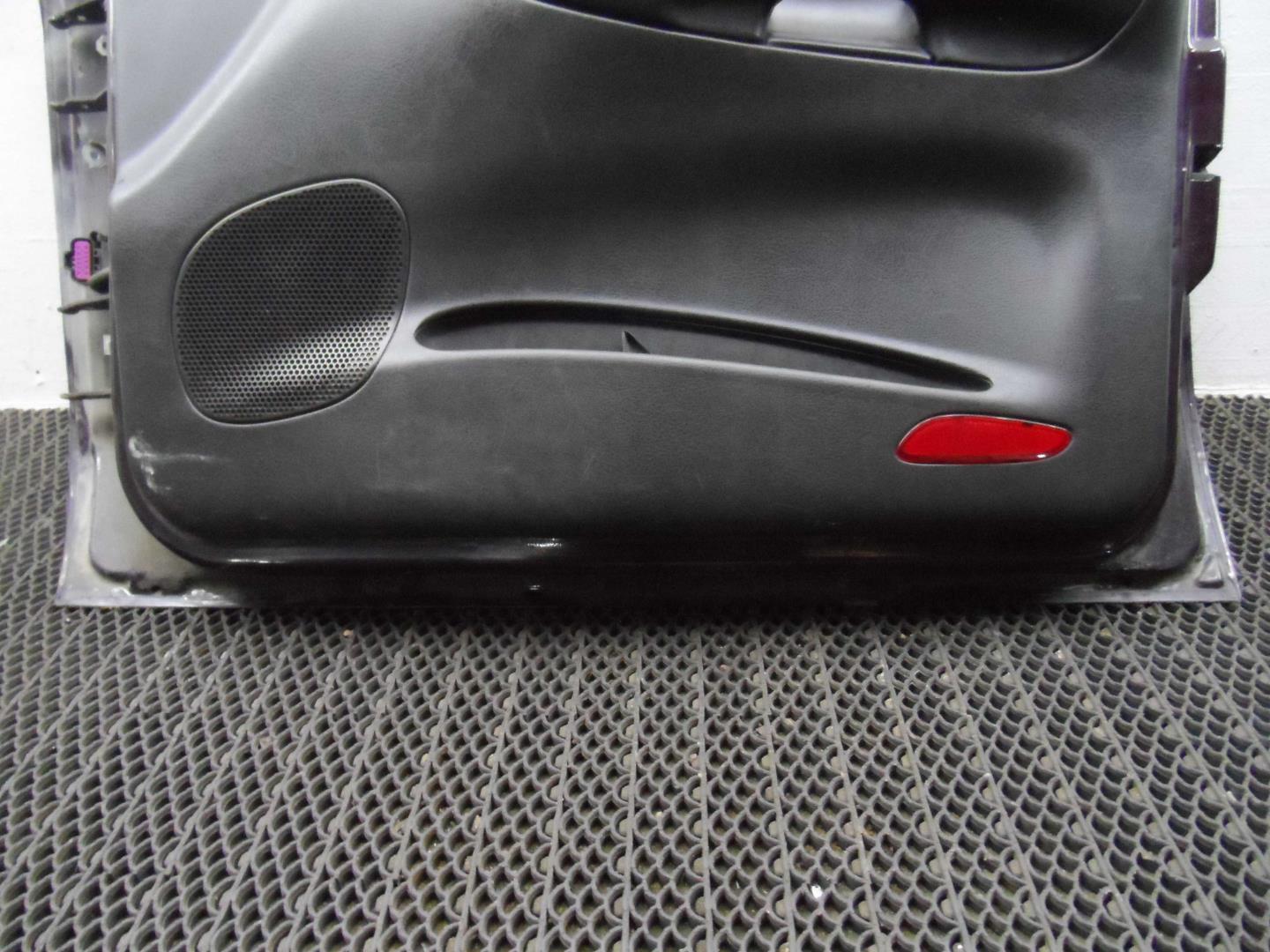 Стеклоподъемник электр. передний правый