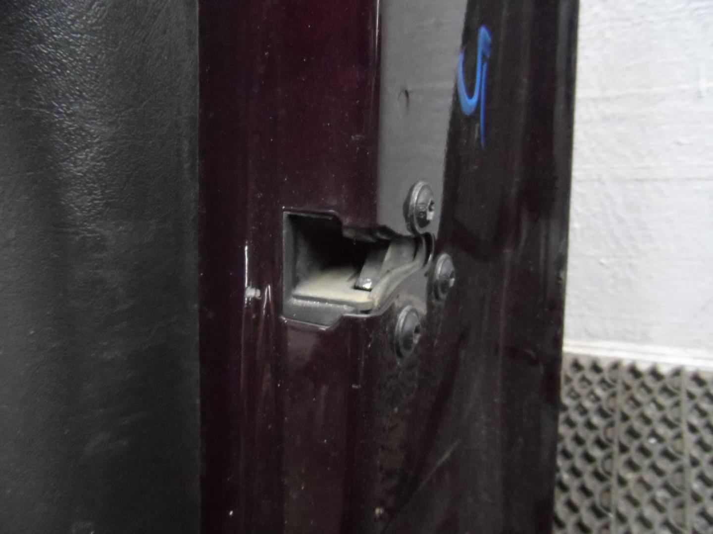 Стеклоподъемник электр. передний правый