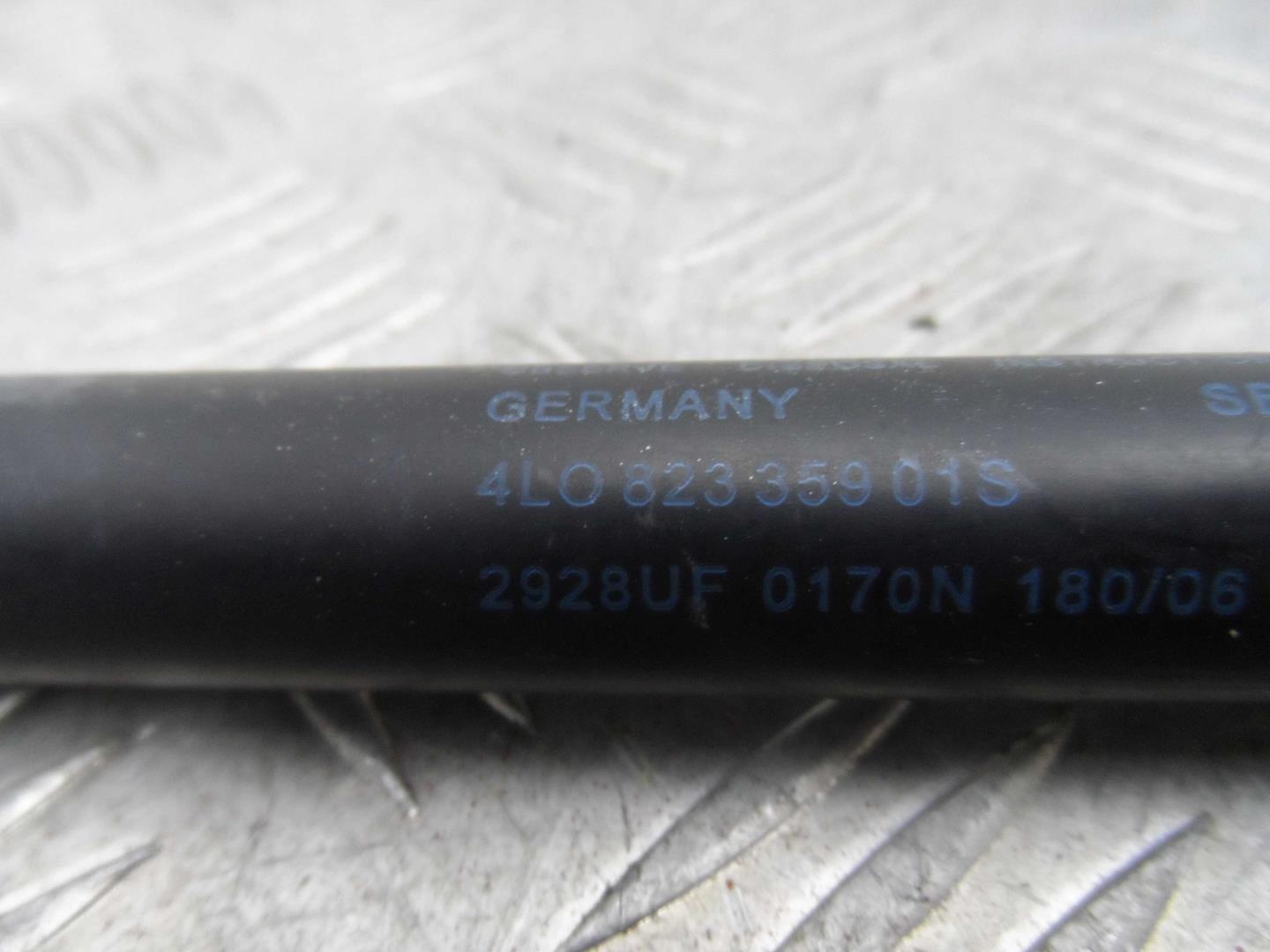 Амортизатор капота