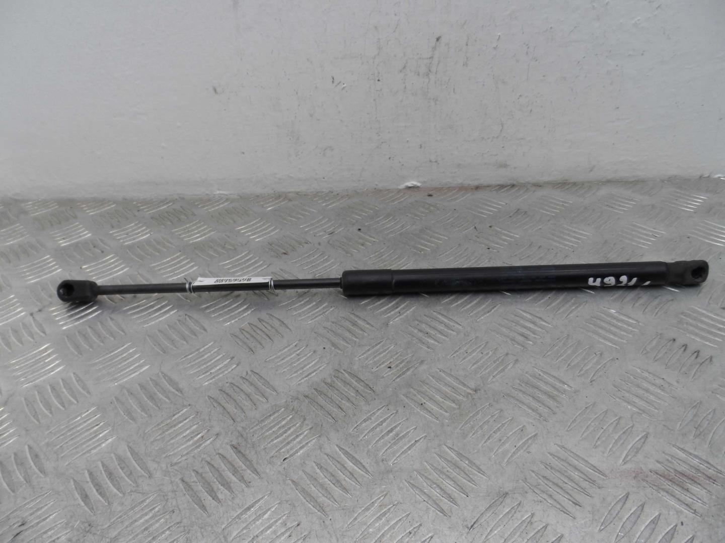 Амортизатор капота