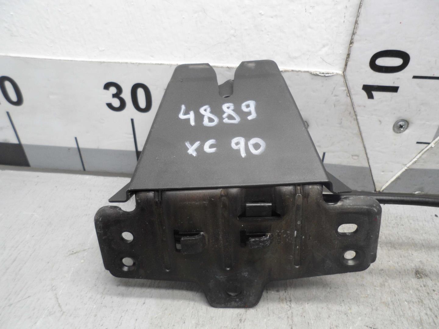 Замок багажника