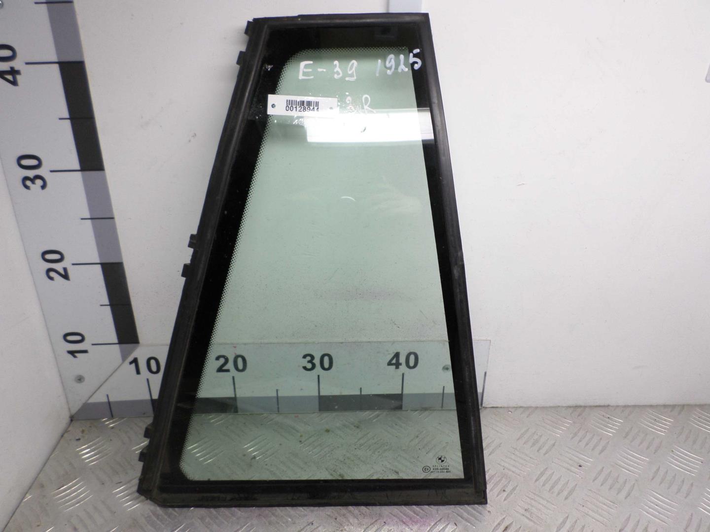 Стекло двери задней правой