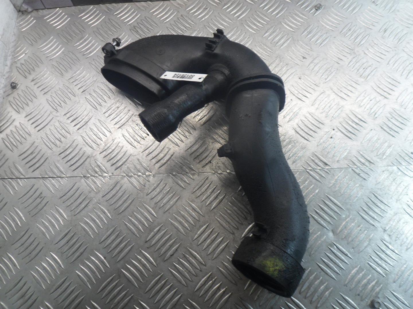 Патрубок воздушного фильтра