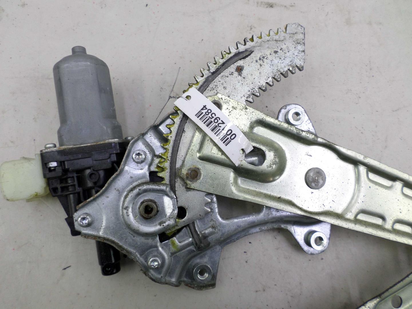 Стеклоподъемник электр. задний левый