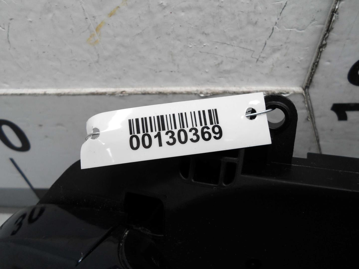 Ручка двери задней наружная левая