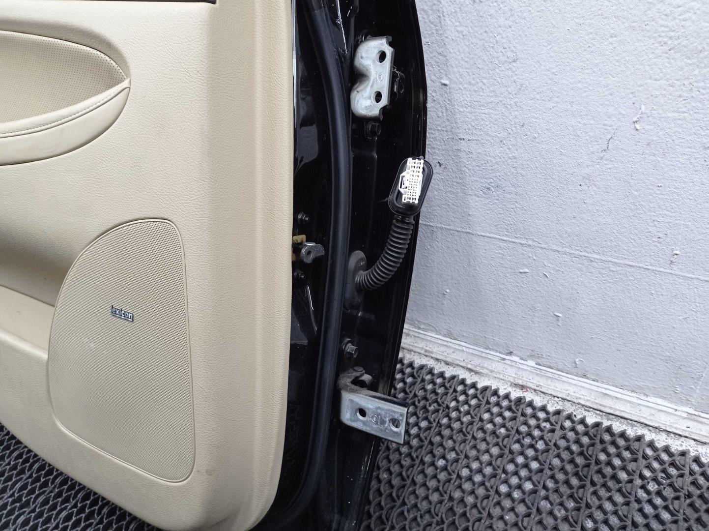 Ограничитель двери