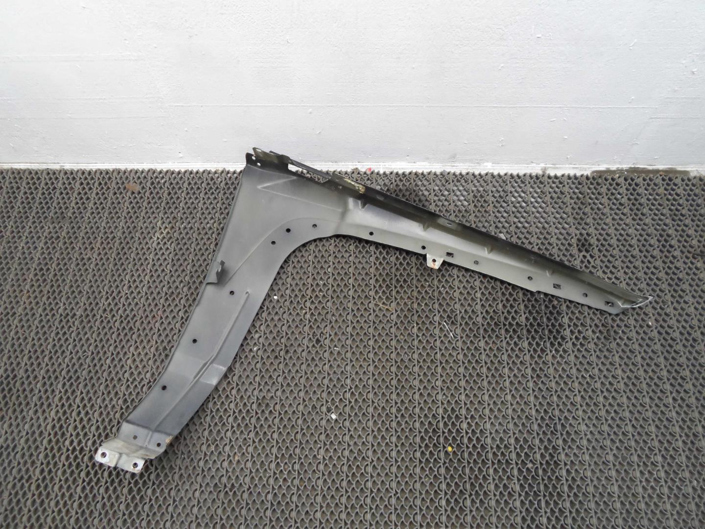 Крыло переднее левое