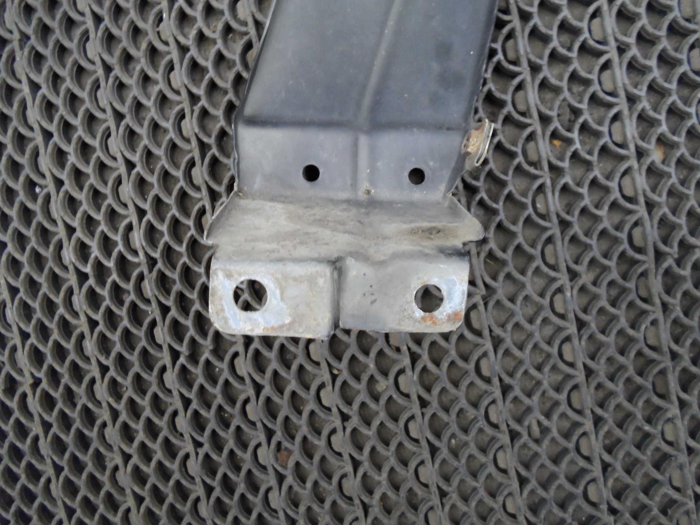 Крыло переднее левое