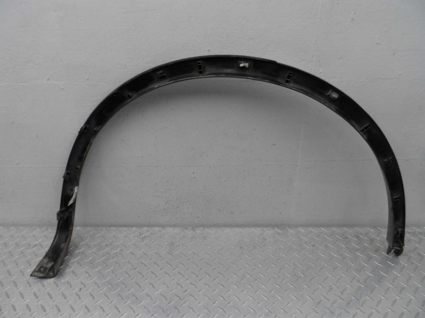 Накладка заднего крыла левого