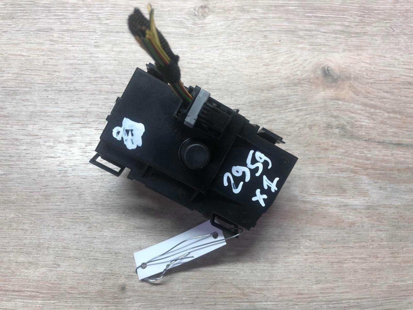 Переключатель света фар