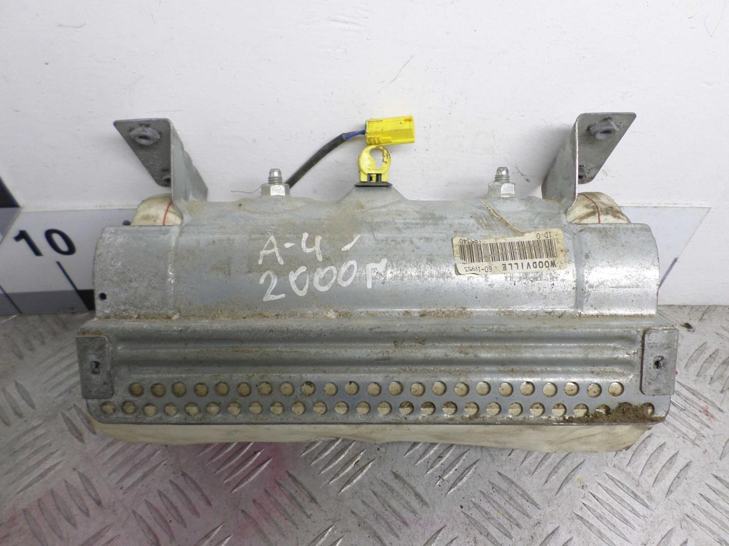 Подушка безопасности пассажирская (в торпедо)