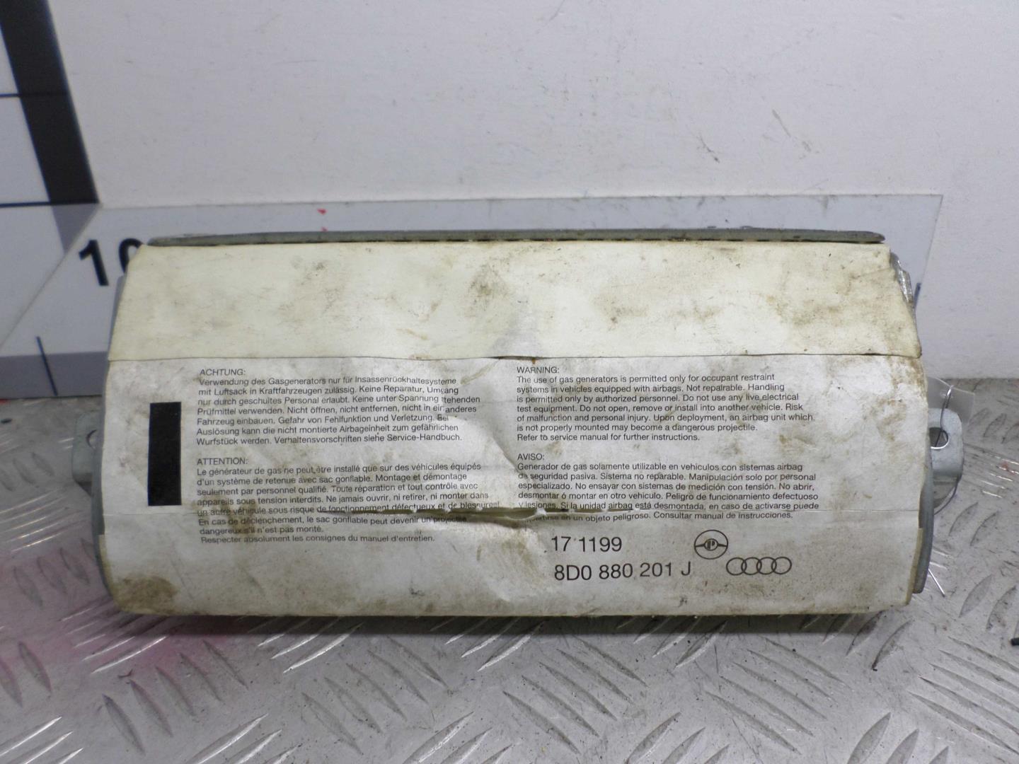 Подушка безопасности пассажирская (в торпедо)