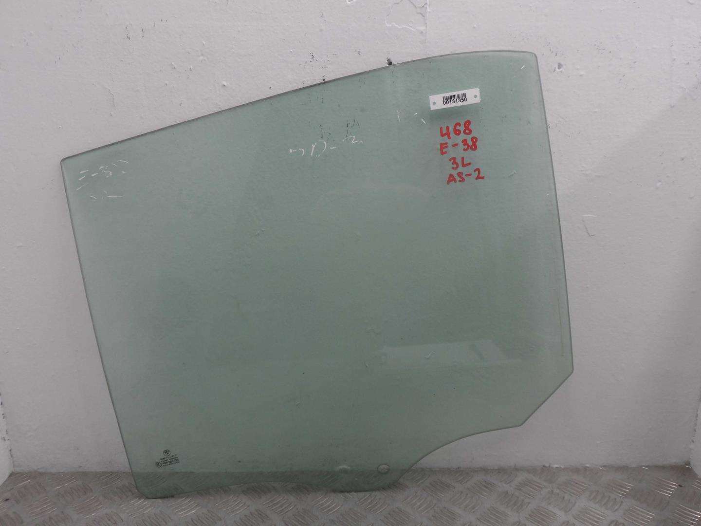 Стекло двери задней левой