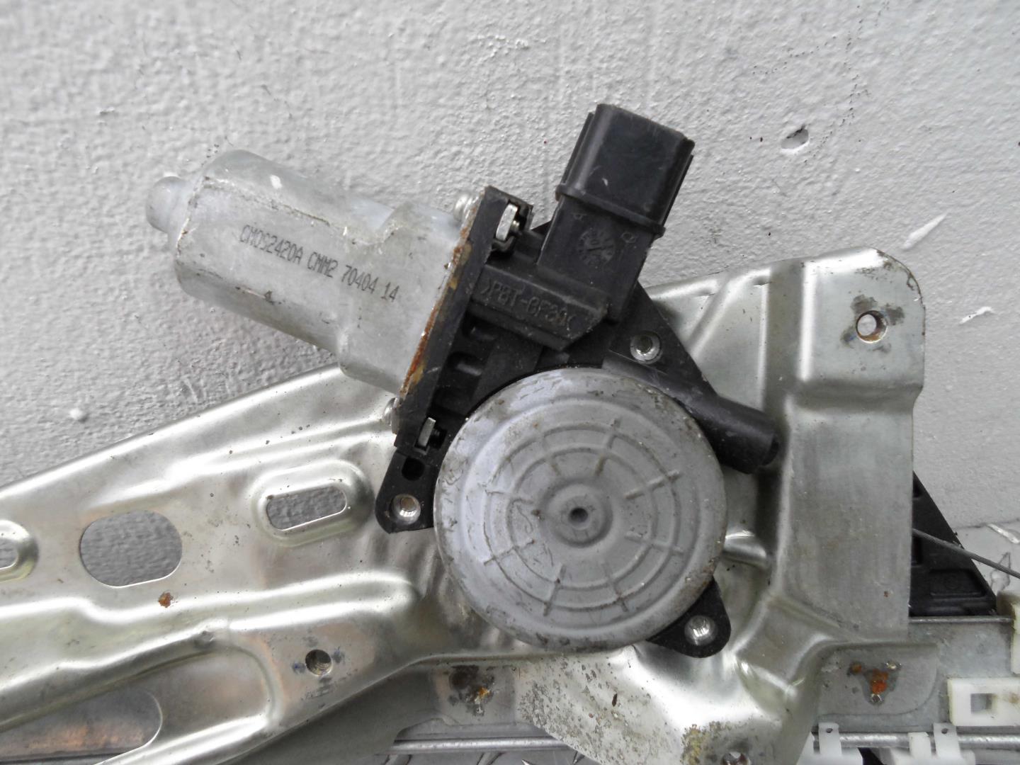 Стеклоподъемник электр. передний правый