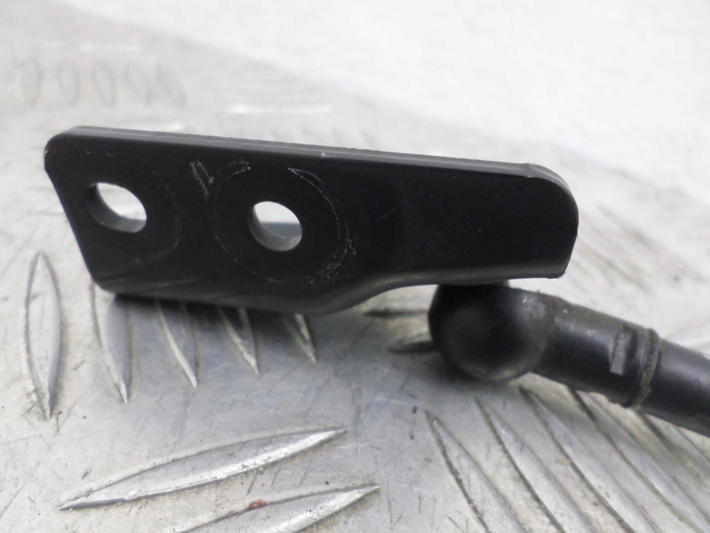 Амортизатор крышки багажника