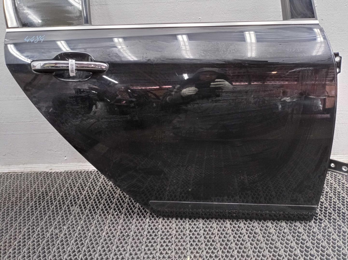 Ограничитель двери