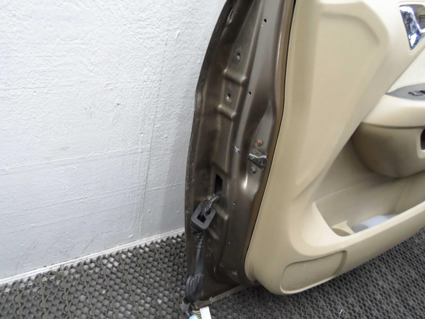 Стеклоподъемник электр. передний правый