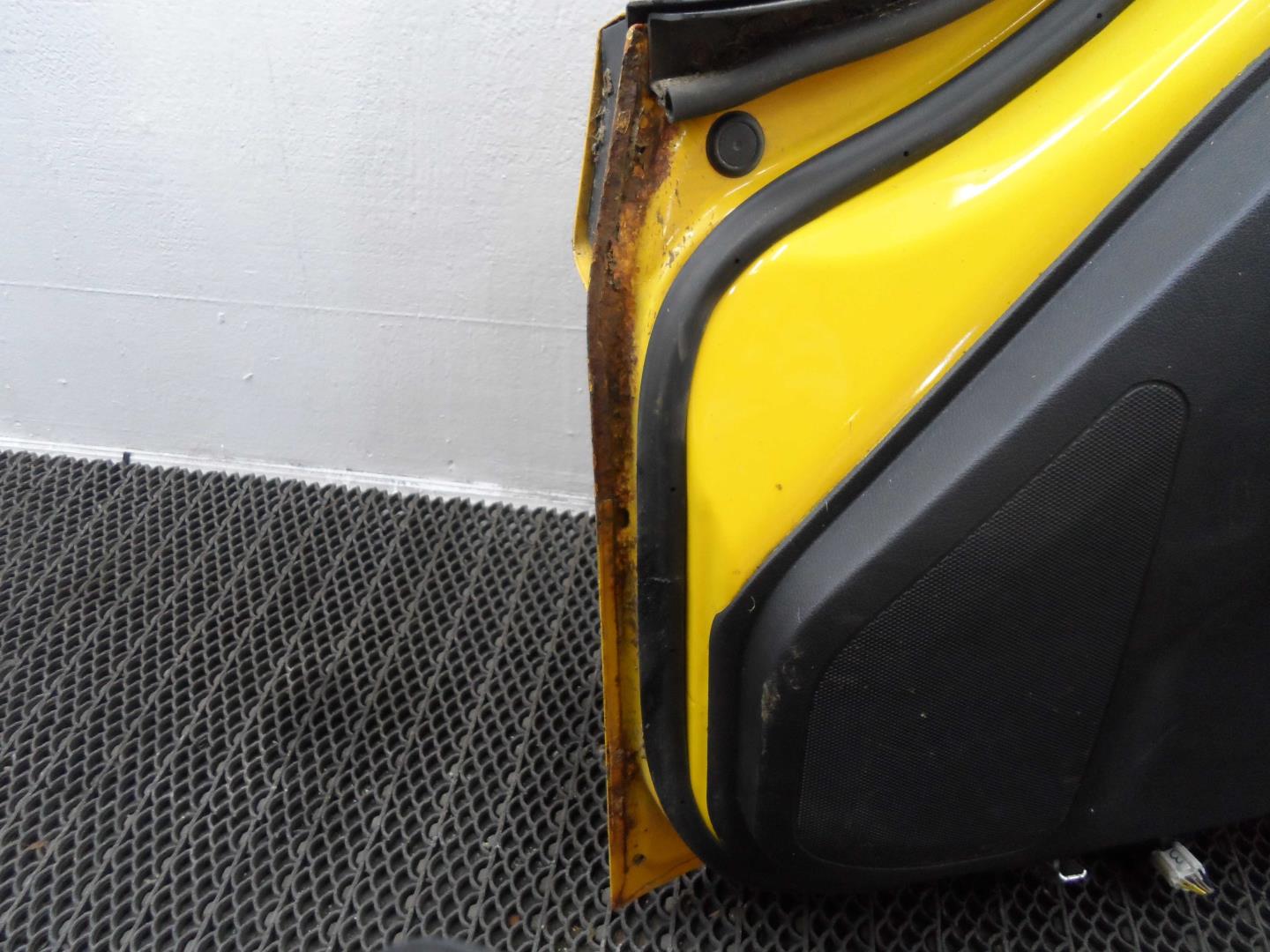 Дверь задняя левая