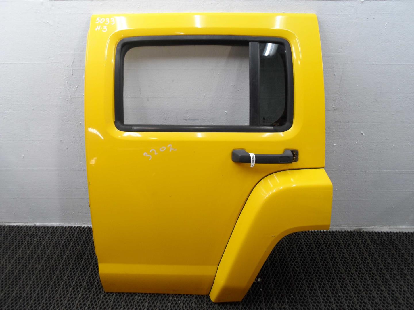 Ручка двери задней наружная левая