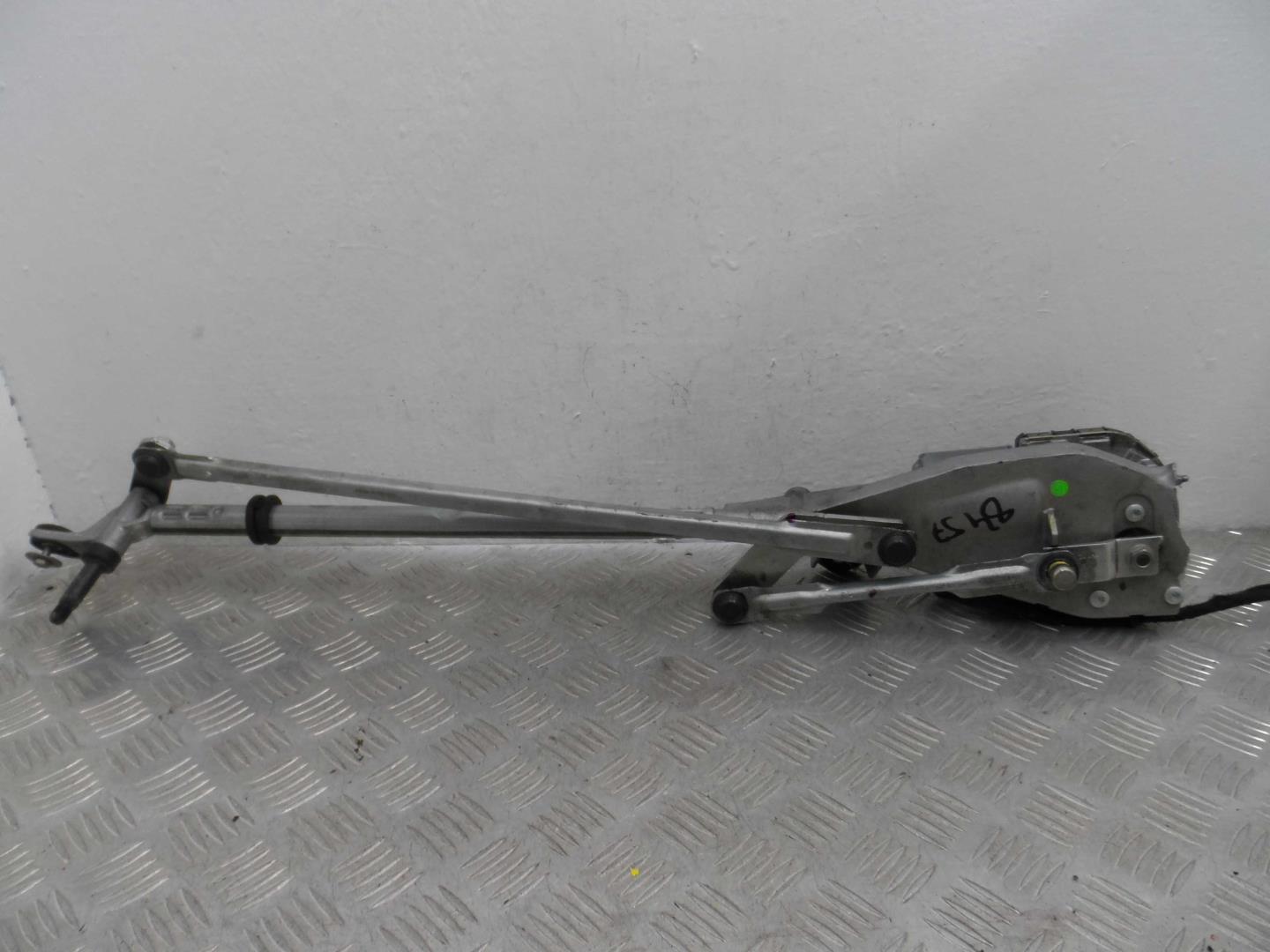 Трапеция стеклоочистителей