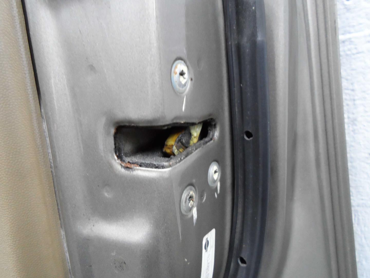 Стеклоподъемник электр. передний правый