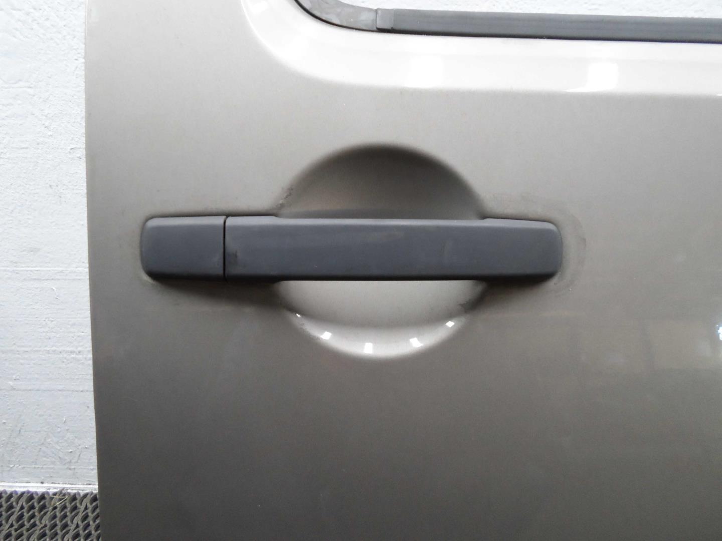 Стеклоподъемник электр. передний правый