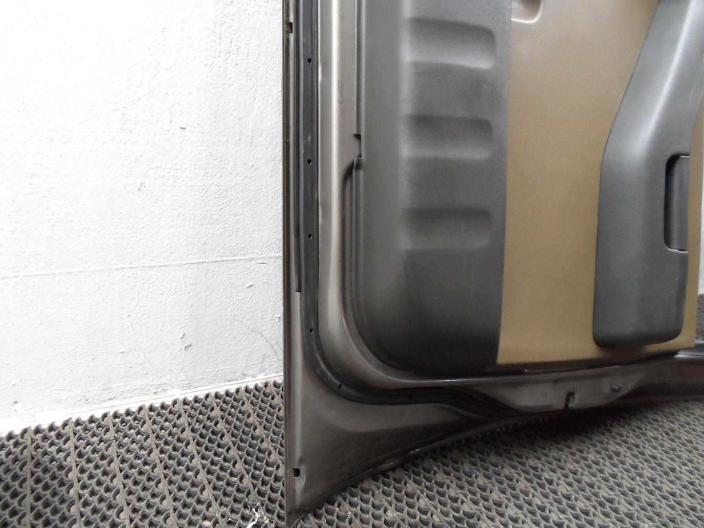 Стеклоподъемник электр. передний правый