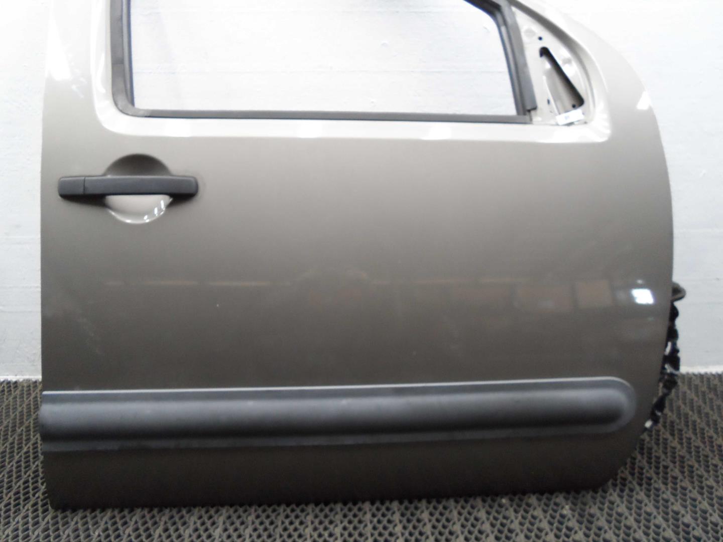 Стеклоподъемник электр. передний правый