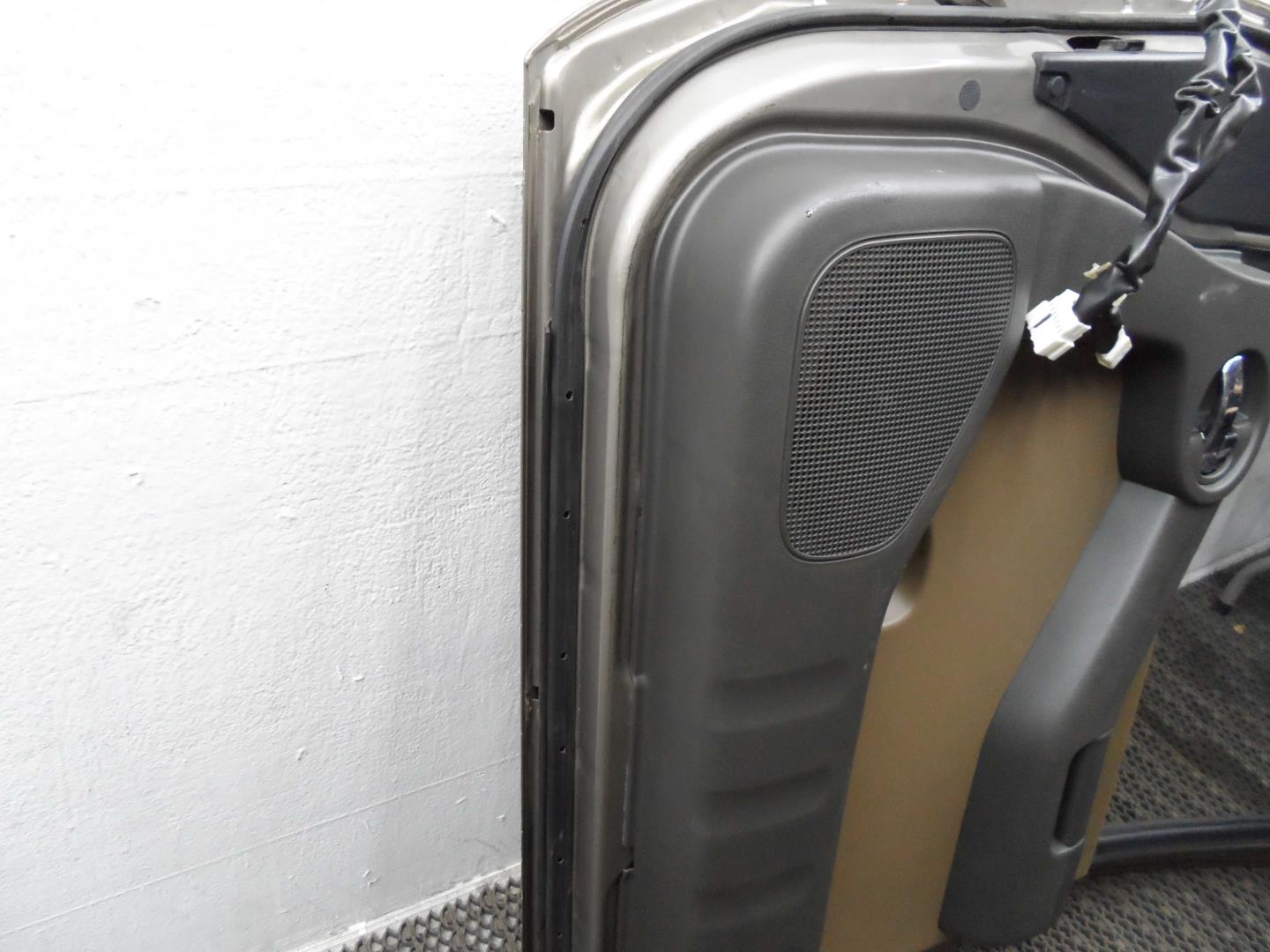 Стеклоподъемник электр. передний правый