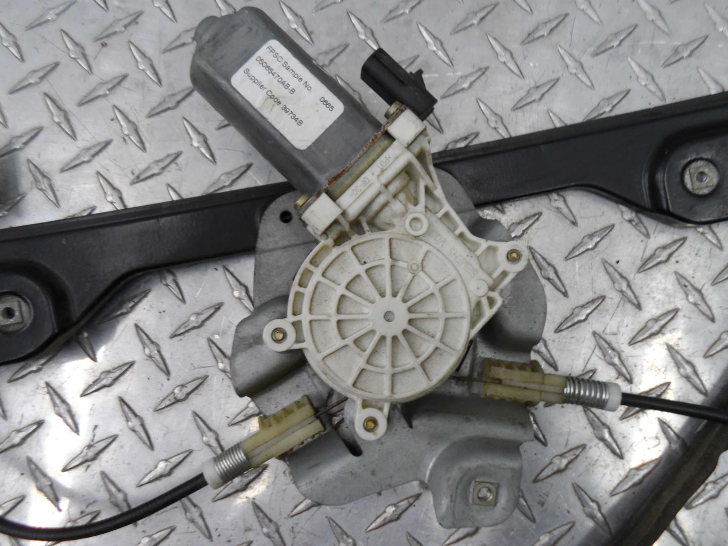 Стеклоподъемник электр. передний правый