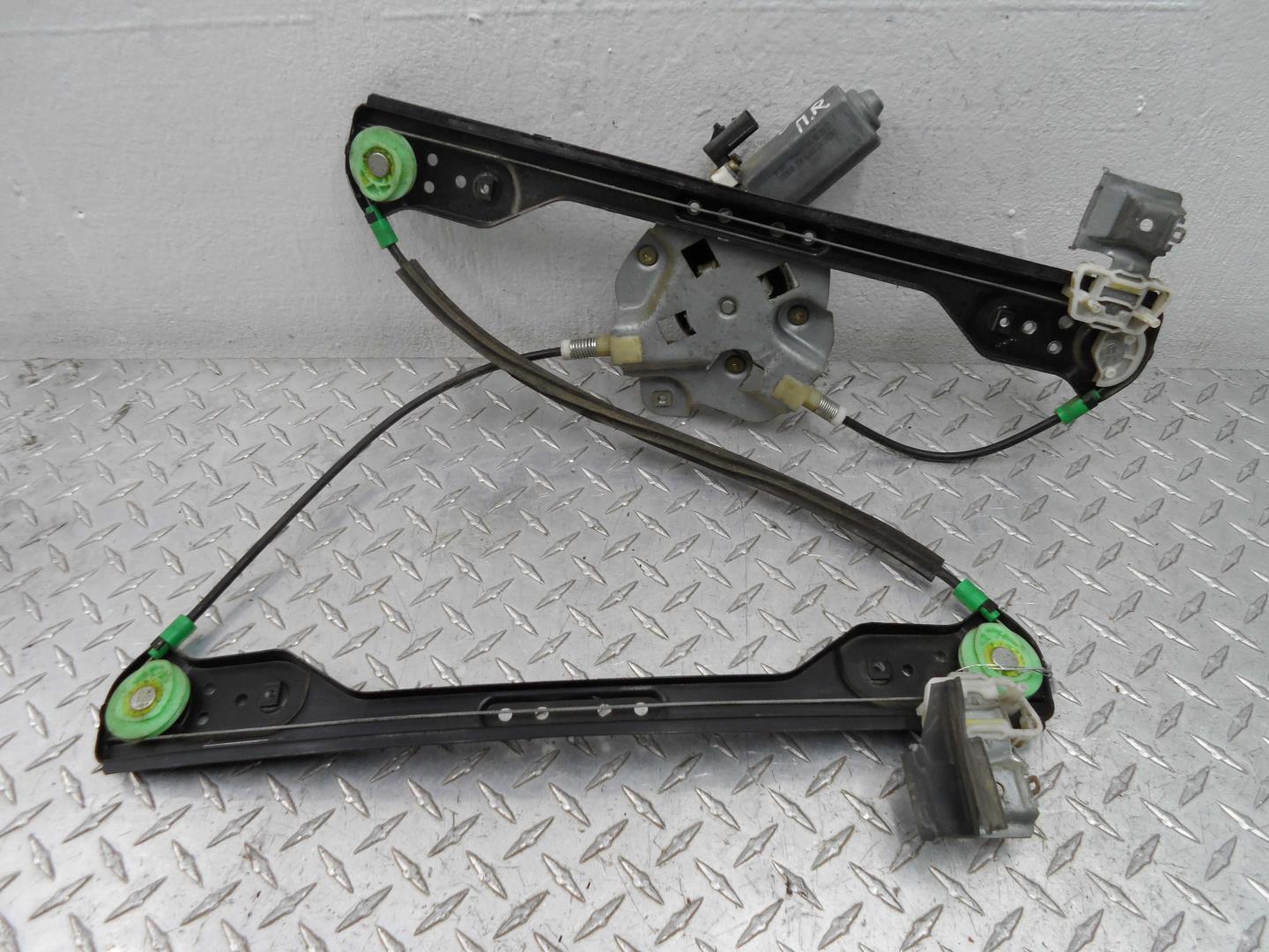 Стеклоподъемник электр. передний правый