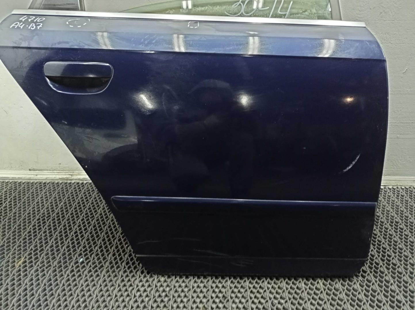 Стекло двери задней правой