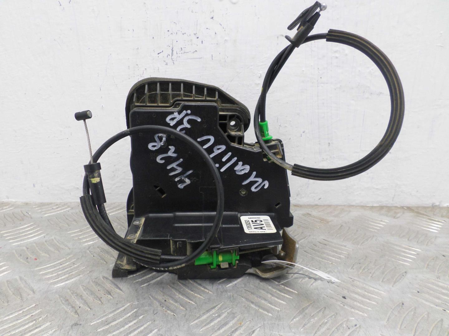 Замок двери задней правой