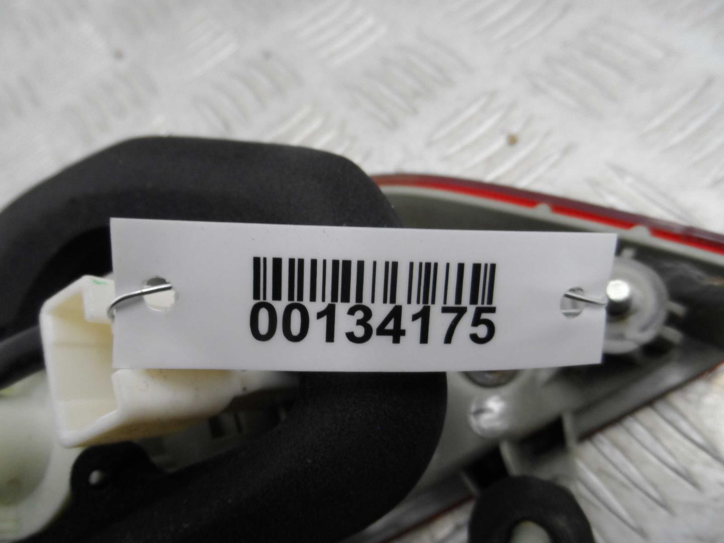 Фонарь задний внутренний левый