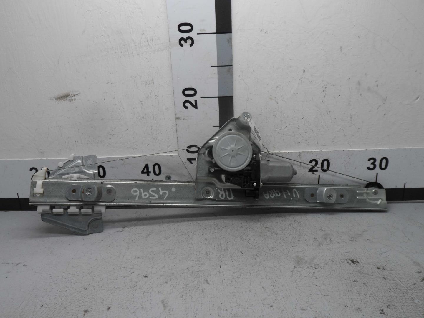 Стеклоподъемник электр. передний правый