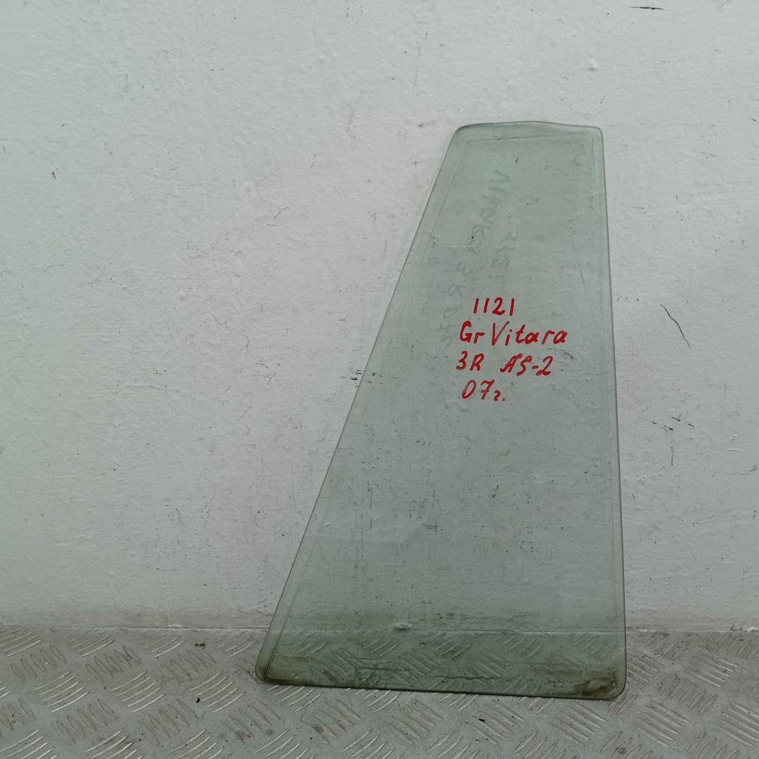 Стекло двери задней правой
