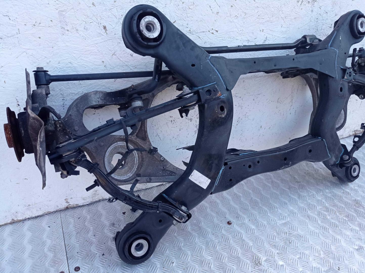 Балка задняя