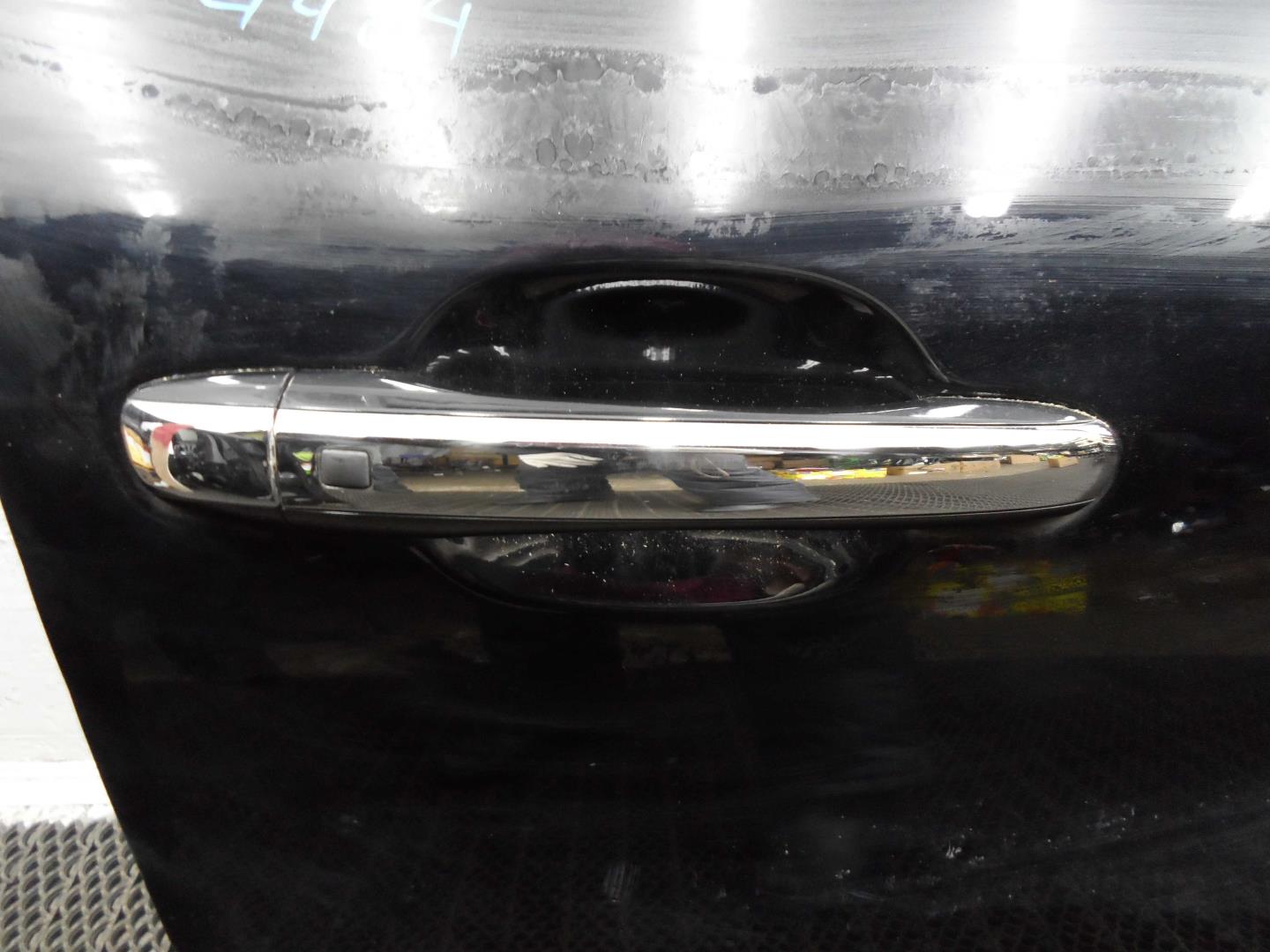 Замок двери передней правой