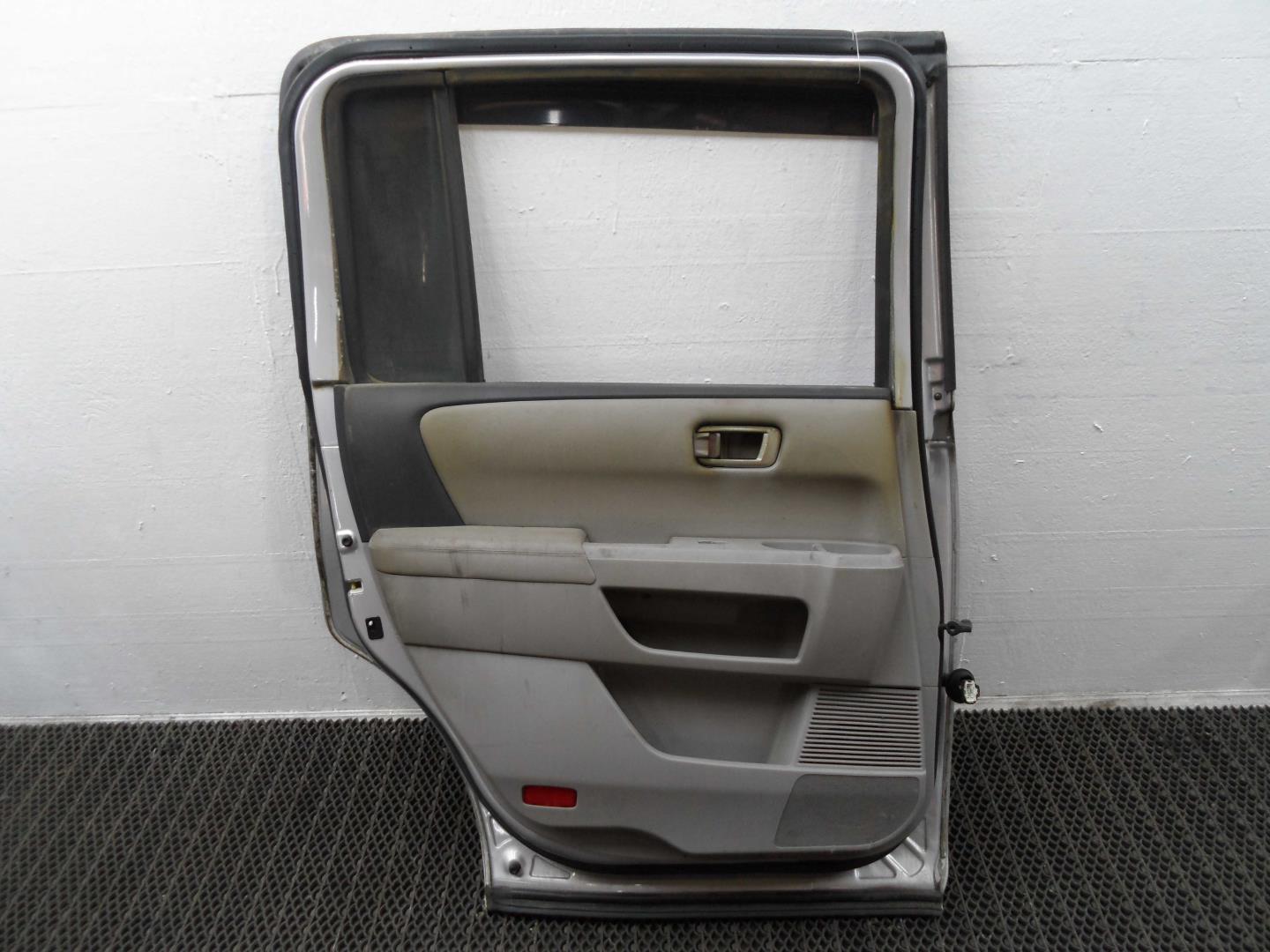 Ручка двери задней наружная левая