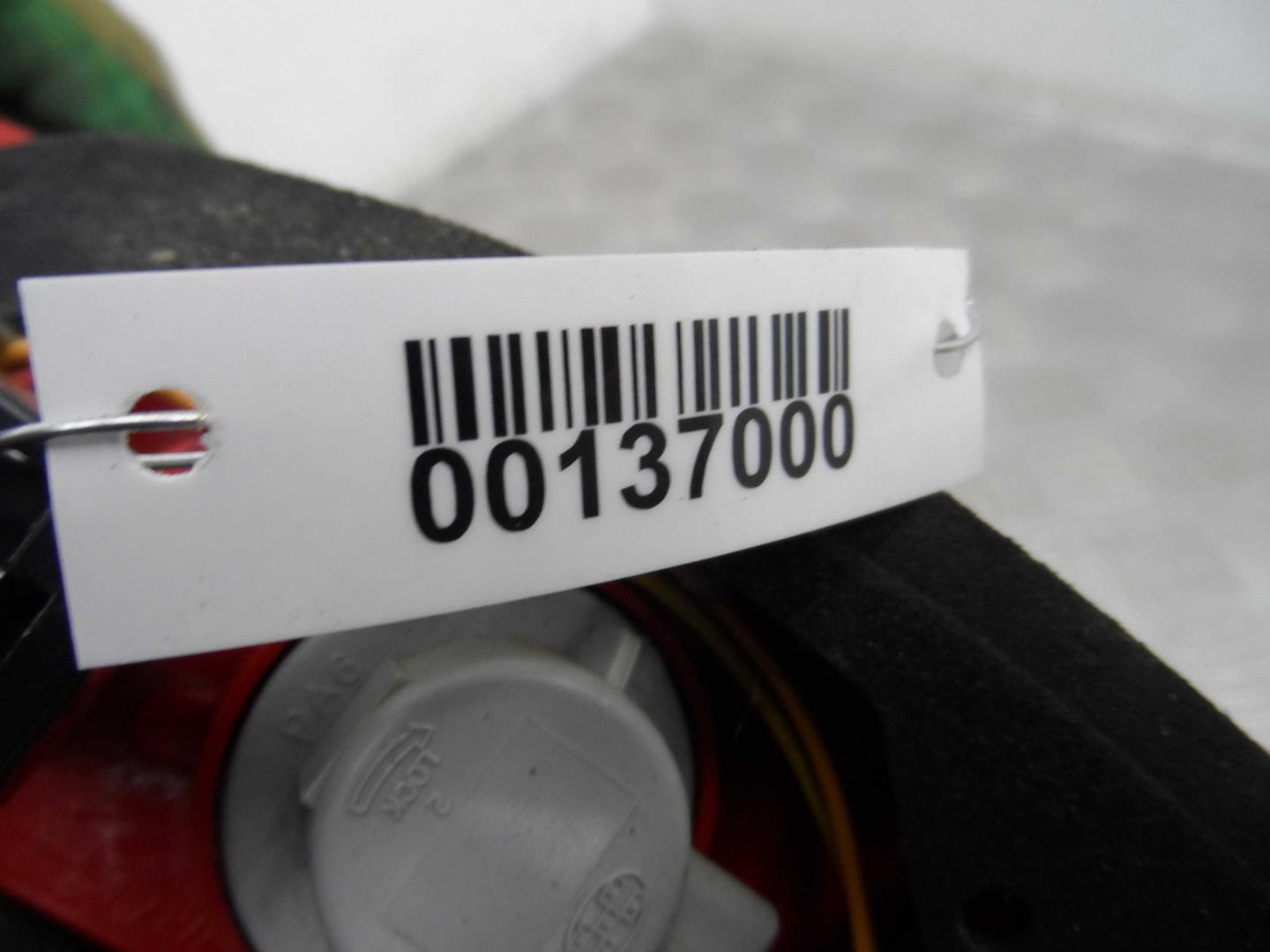 Фонарь задний наружный левый