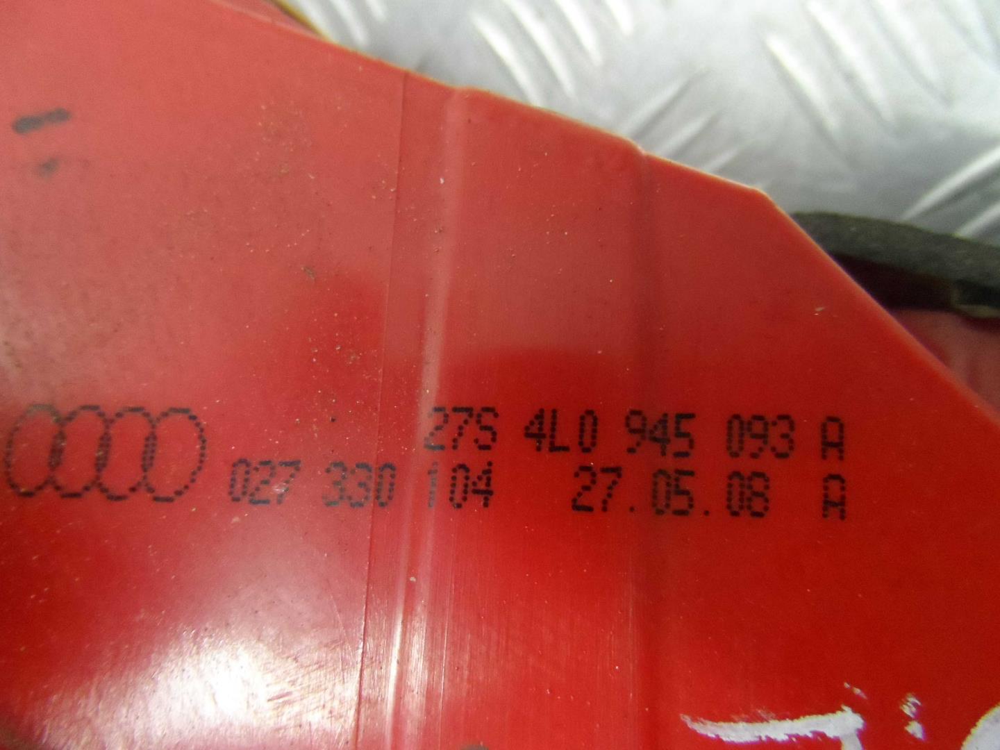 Фонарь задний наружный левый