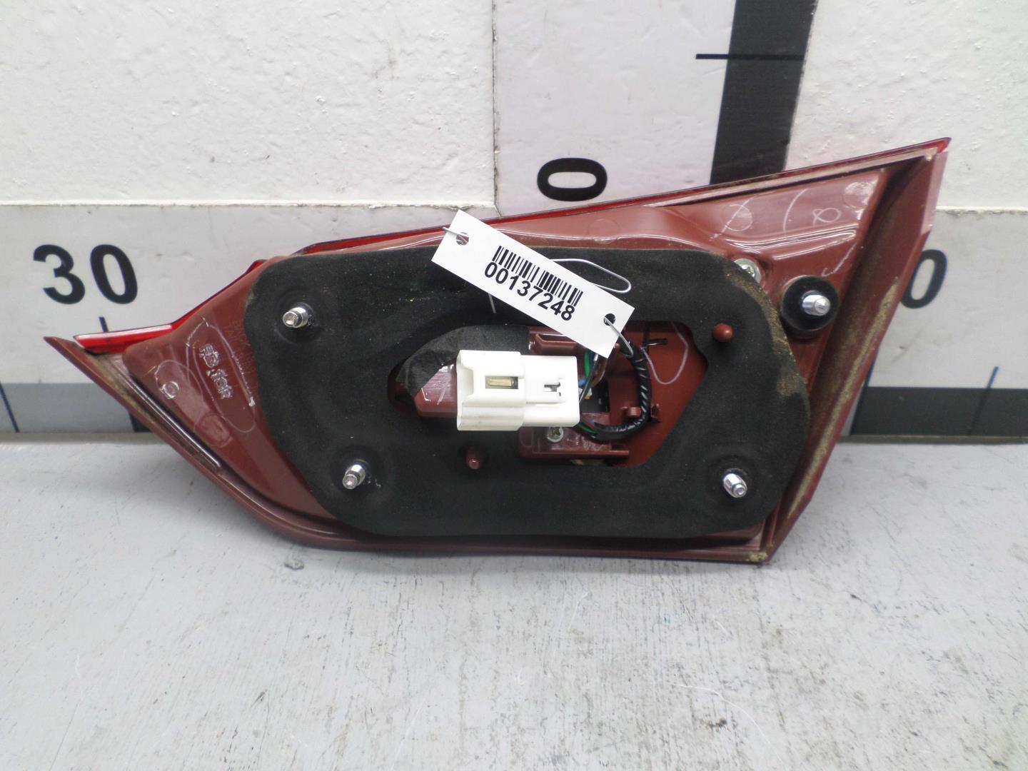 Фонарь задний внутренний левый