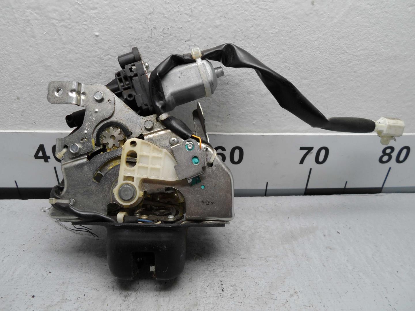 Замок багажника