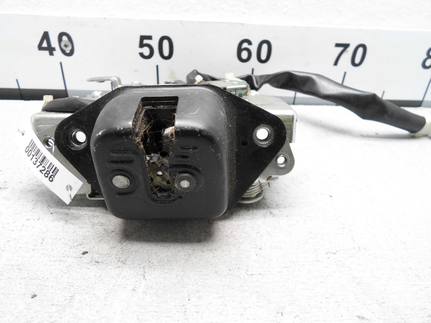 Замок багажника