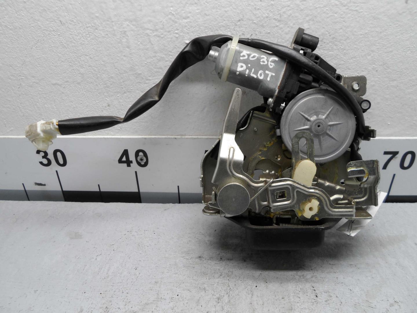 Замок багажника